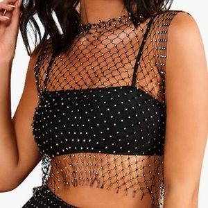 Slighty worn, black mesh diamond crop top!